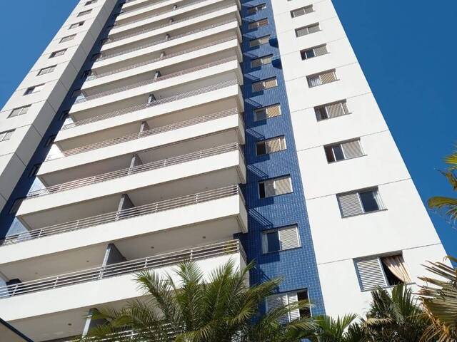 #132 - Apartamento para Venda em Londrina - PR