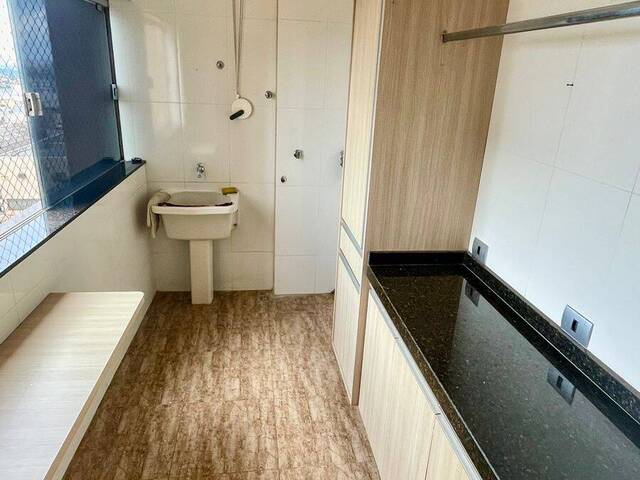 #174 - Apartamento para Venda em Londrina - PR - 2