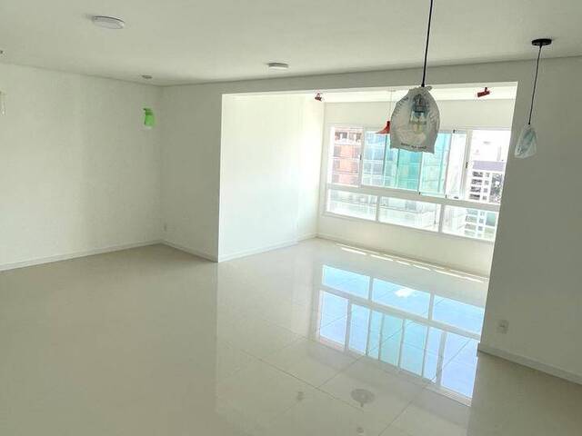 #176 - Apartamento para Venda em Londrina - PR - 2