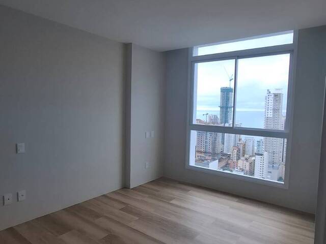 #194 - Apartamento para Venda em Balneário Camboriú - SC