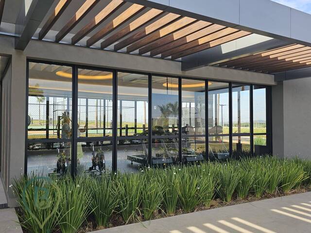 #201 - Apartamento para Venda em Londrina - PR - 3